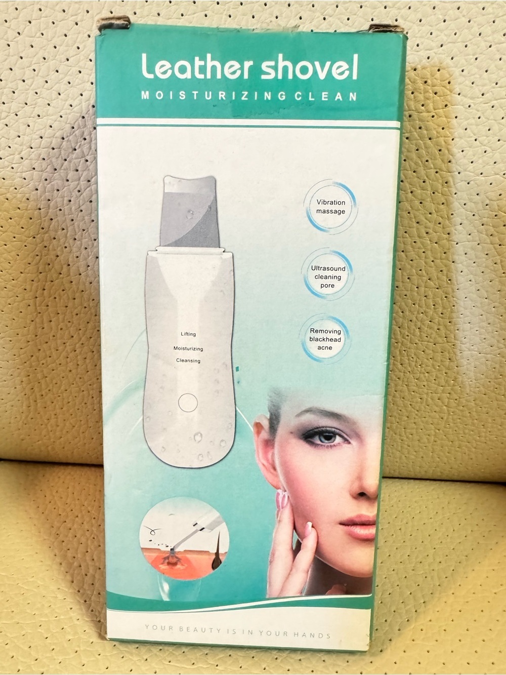 Ultrasonic Skin Scrubber Deep Cleanser - White - Picture 2 of 9